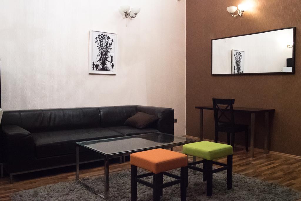 Inviting Flat In The Heart Of Town Lägenhet Budapest Exteriör bild