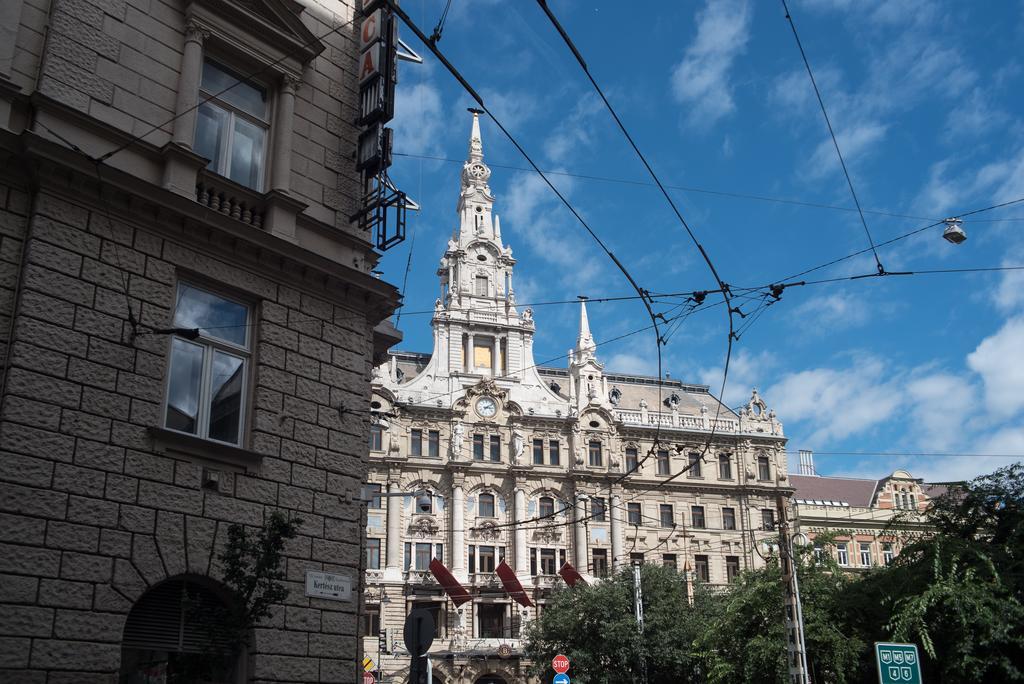 Inviting Flat In The Heart Of Town Lägenhet Budapest Exteriör bild