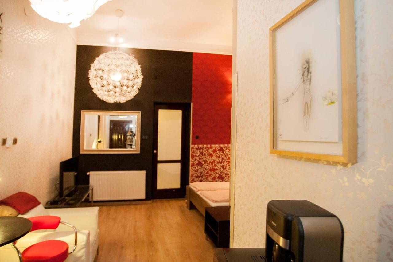 Inviting Flat In The Heart Of Town Lägenhet Budapest Exteriör bild
